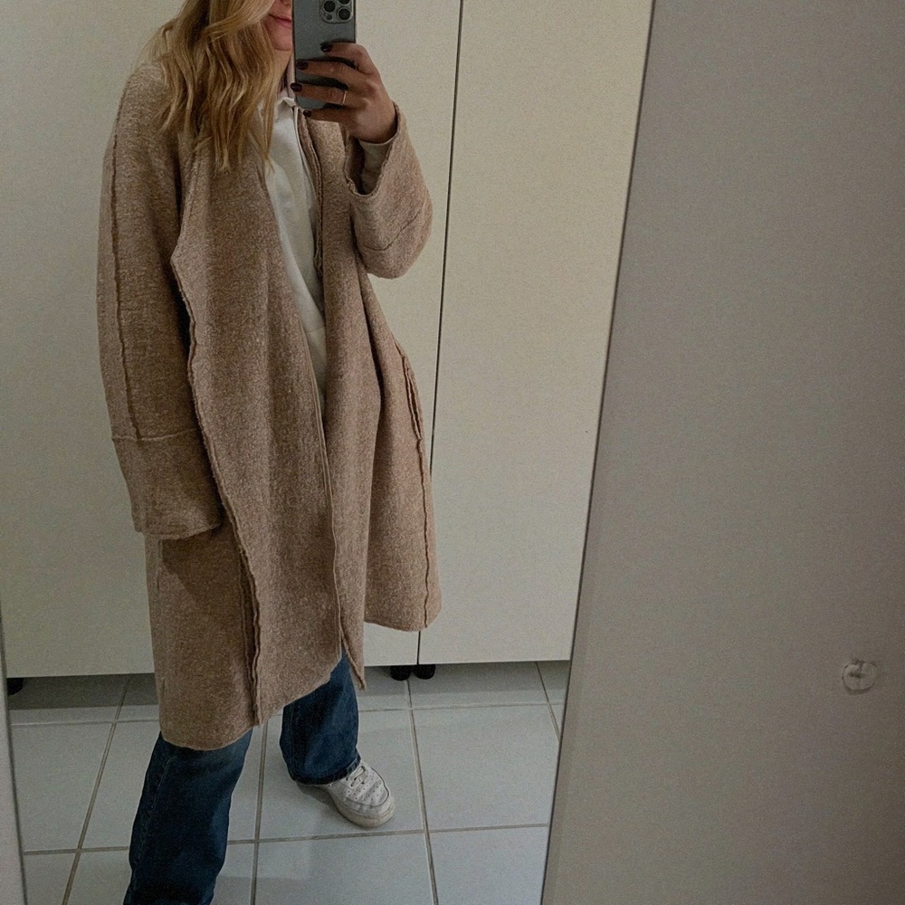 XL fashionable wool coat that every size can wear